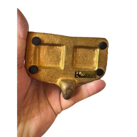 Set Of 3 Holiday Stocking Holders With Carolers Angels & Nativity Scene Resin Fi - Picture 5 of 10